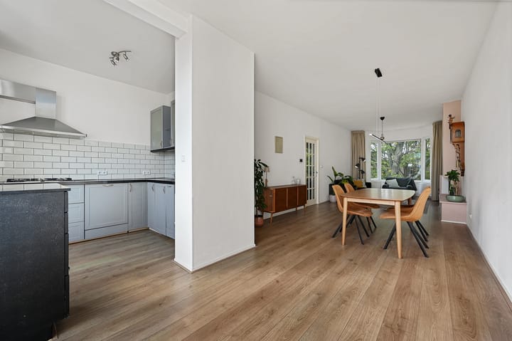 Foto 13 van Caan van Necklaan 90