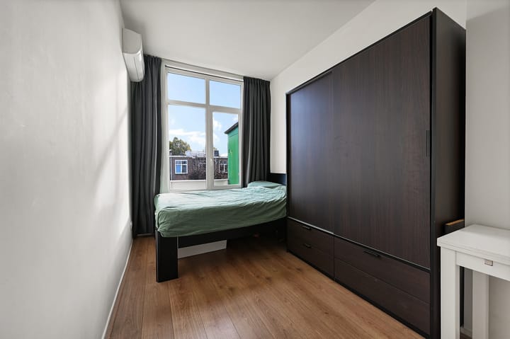 Foto 19 van Caan van Necklaan 90