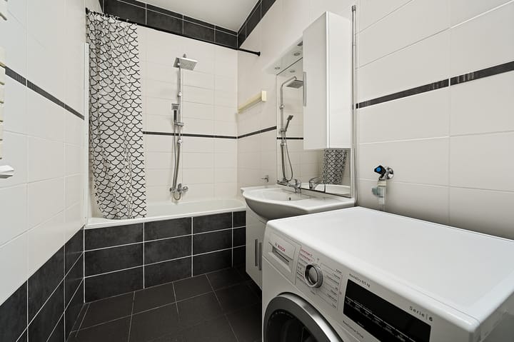 Foto 21 van Caan van Necklaan 90