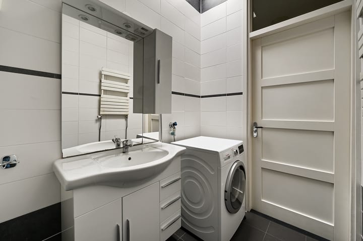 Foto 22 van Caan van Necklaan 90