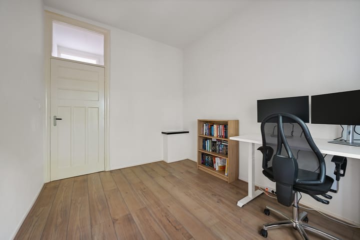 Foto 24 van Caan van Necklaan 90