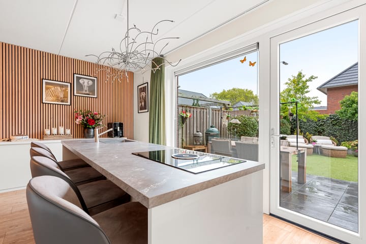 Foto 30 van Robert Kochlaan 7