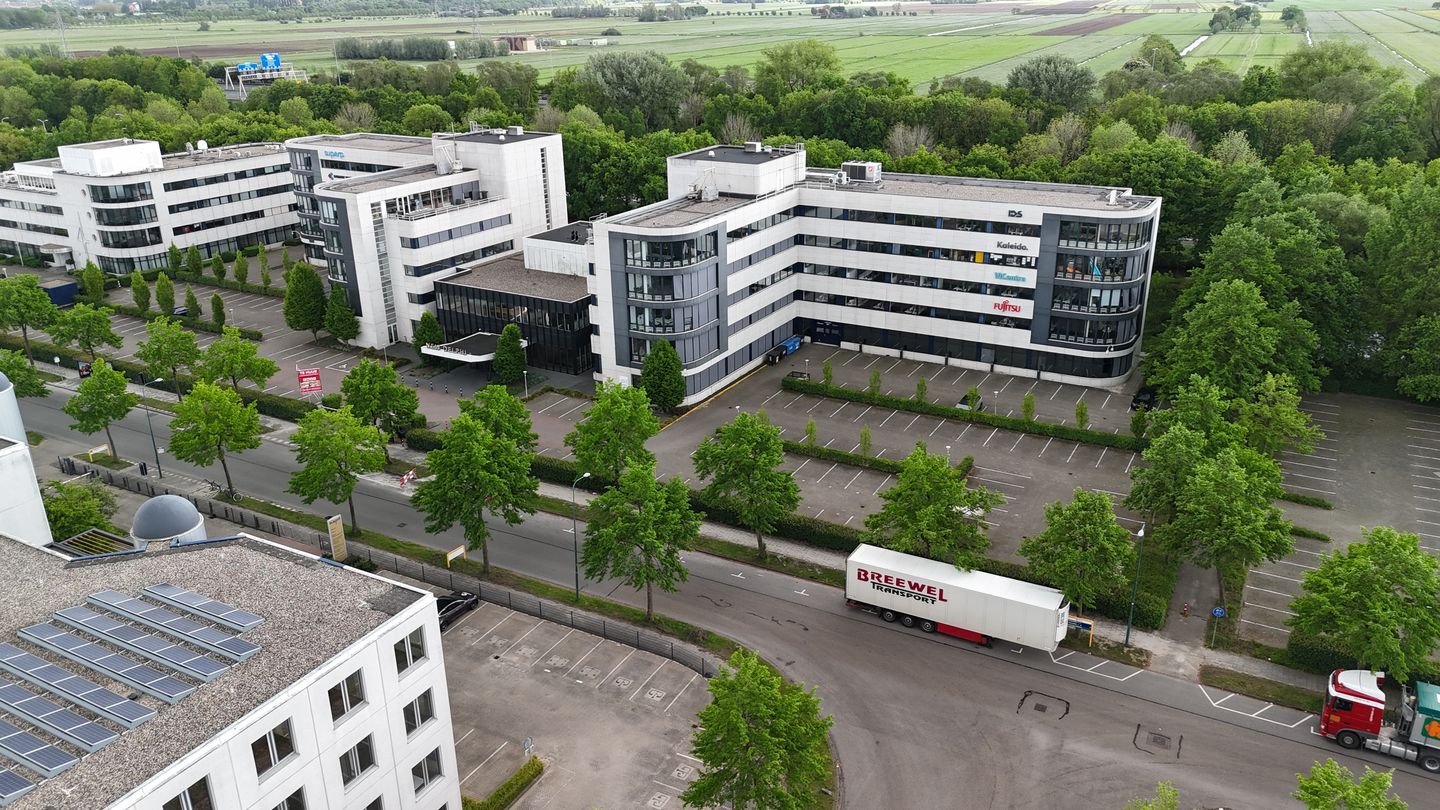 Bekijk foto 1 van Rijnzathe 6