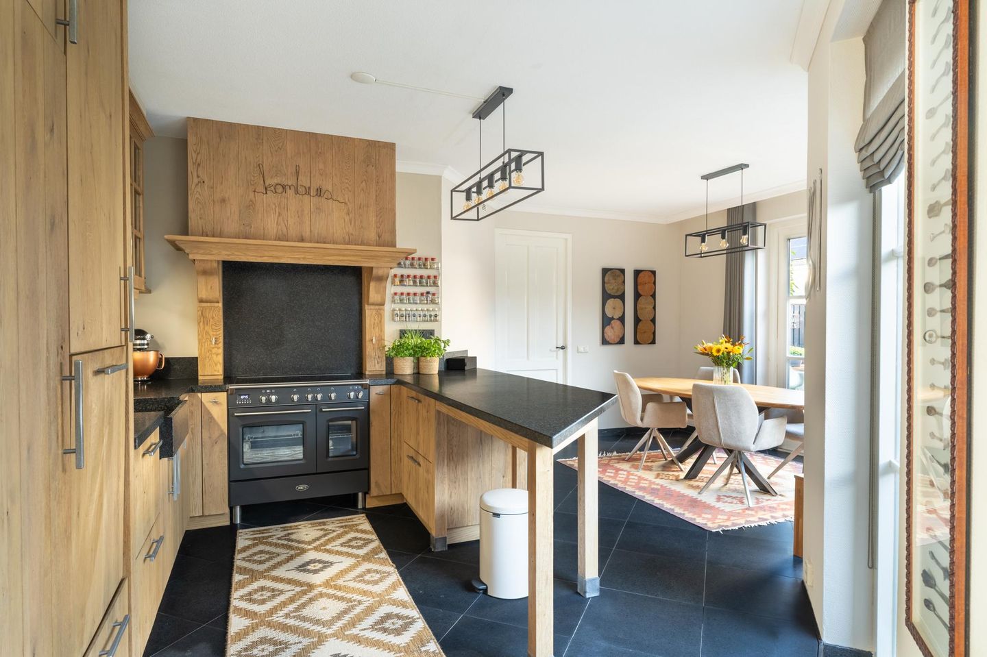 Photo 10 of Kluisstraat 37