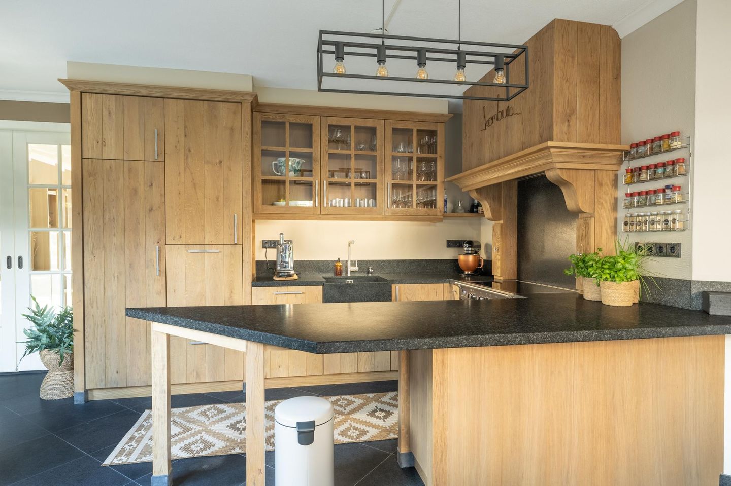 Photo 14 of Kluisstraat 37