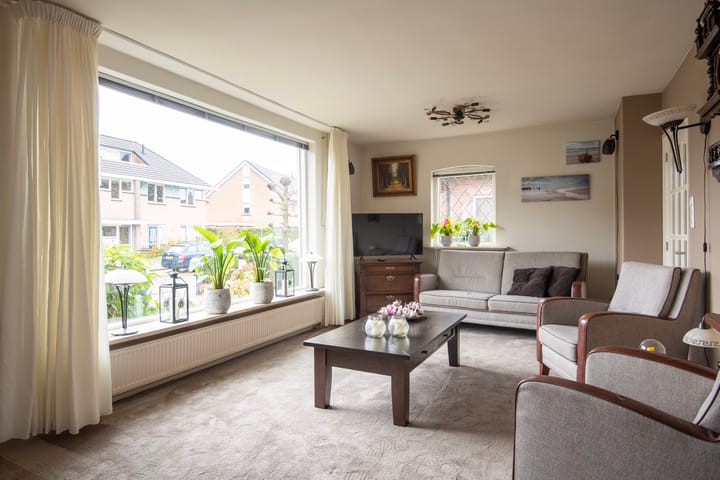 Foto 2 van van Damstraat 13