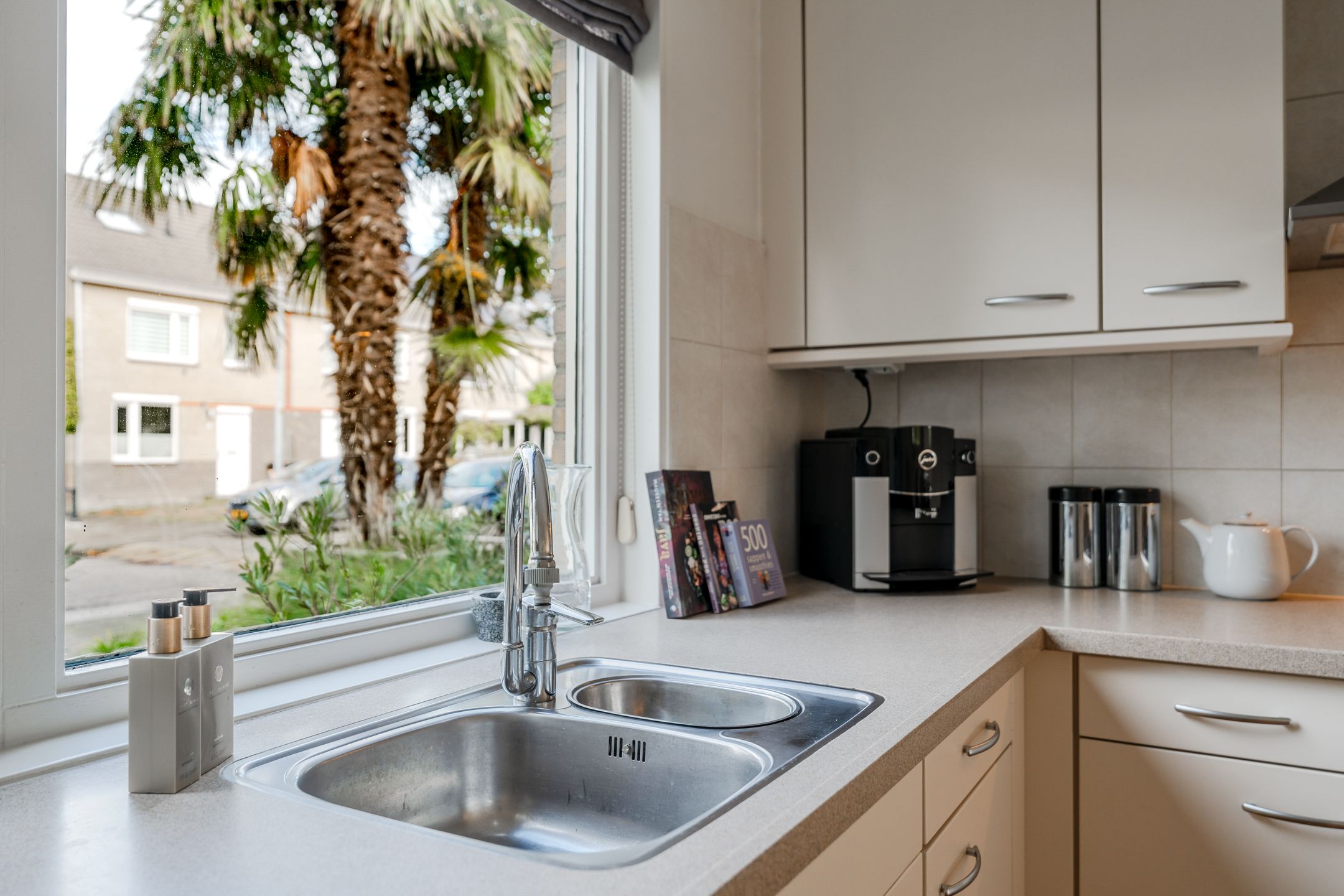 Foto 18 van Dahliastraat 16