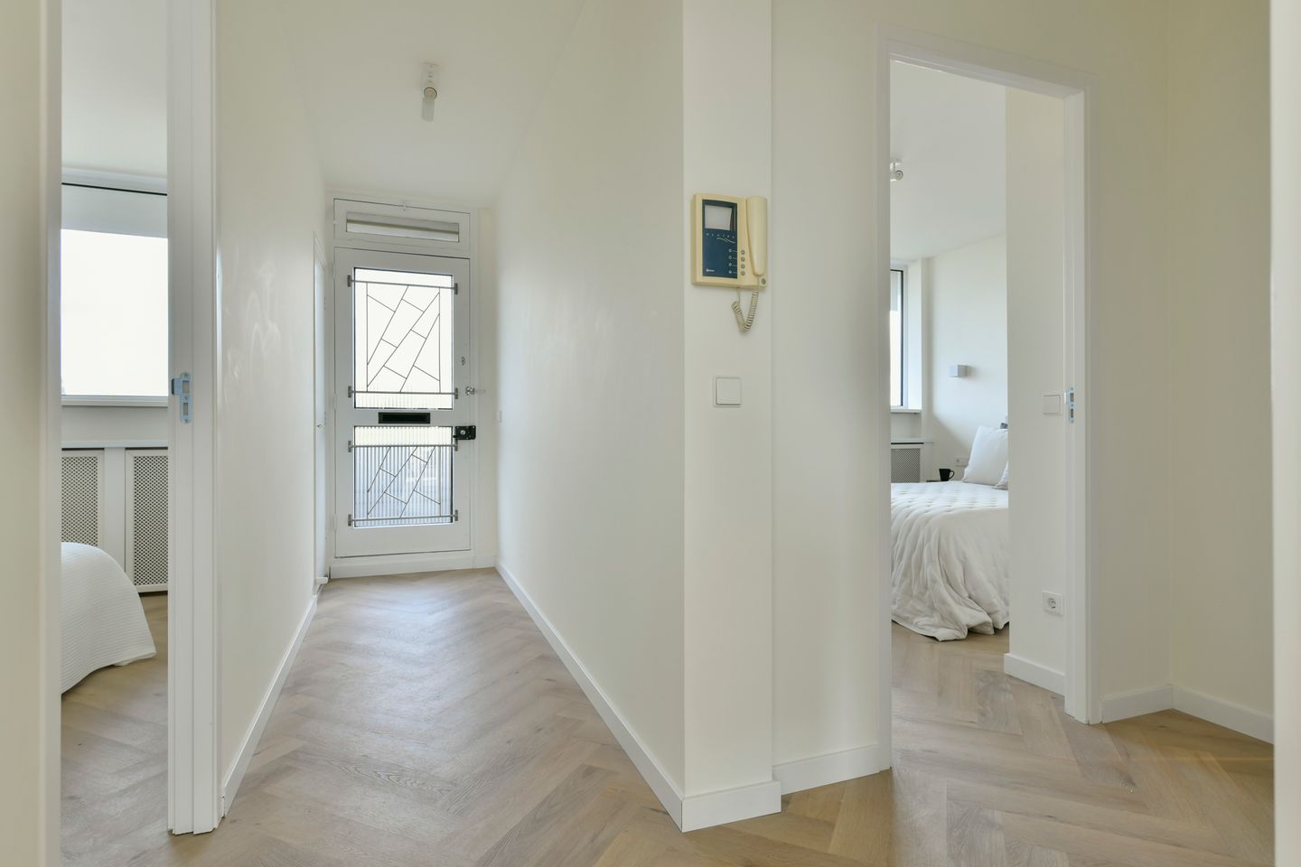 Foto 10 van Mr. F.A. van Hallweg 138