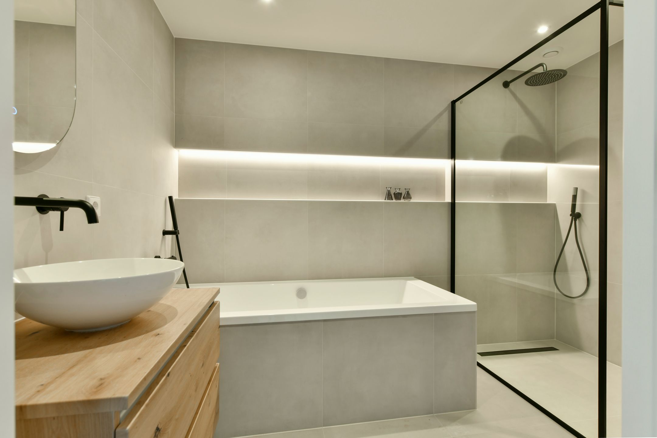 Foto 12 van Mr. F.A. van Hallweg 138