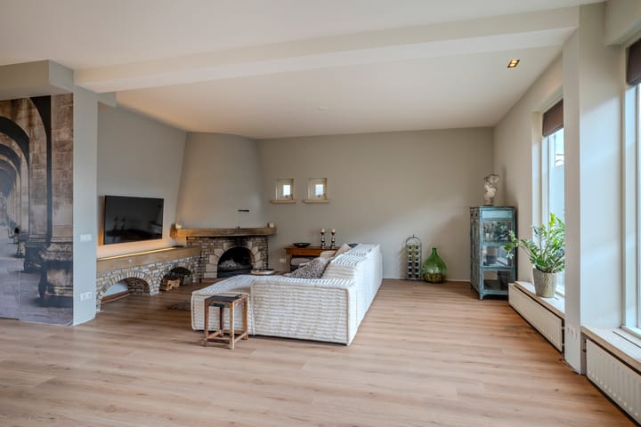 Photo 11 of Hoofdstraat 2