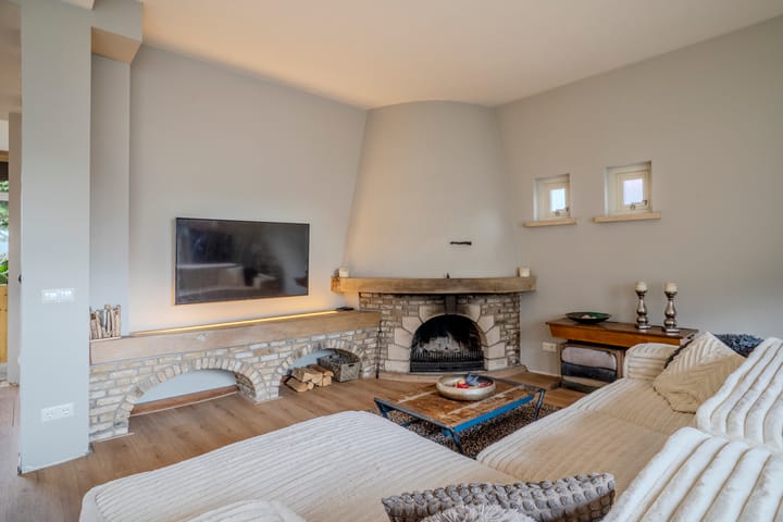 Photo 13 of Hoofdstraat 2