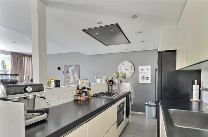 Photo 5 of Robert Kochstraat 9