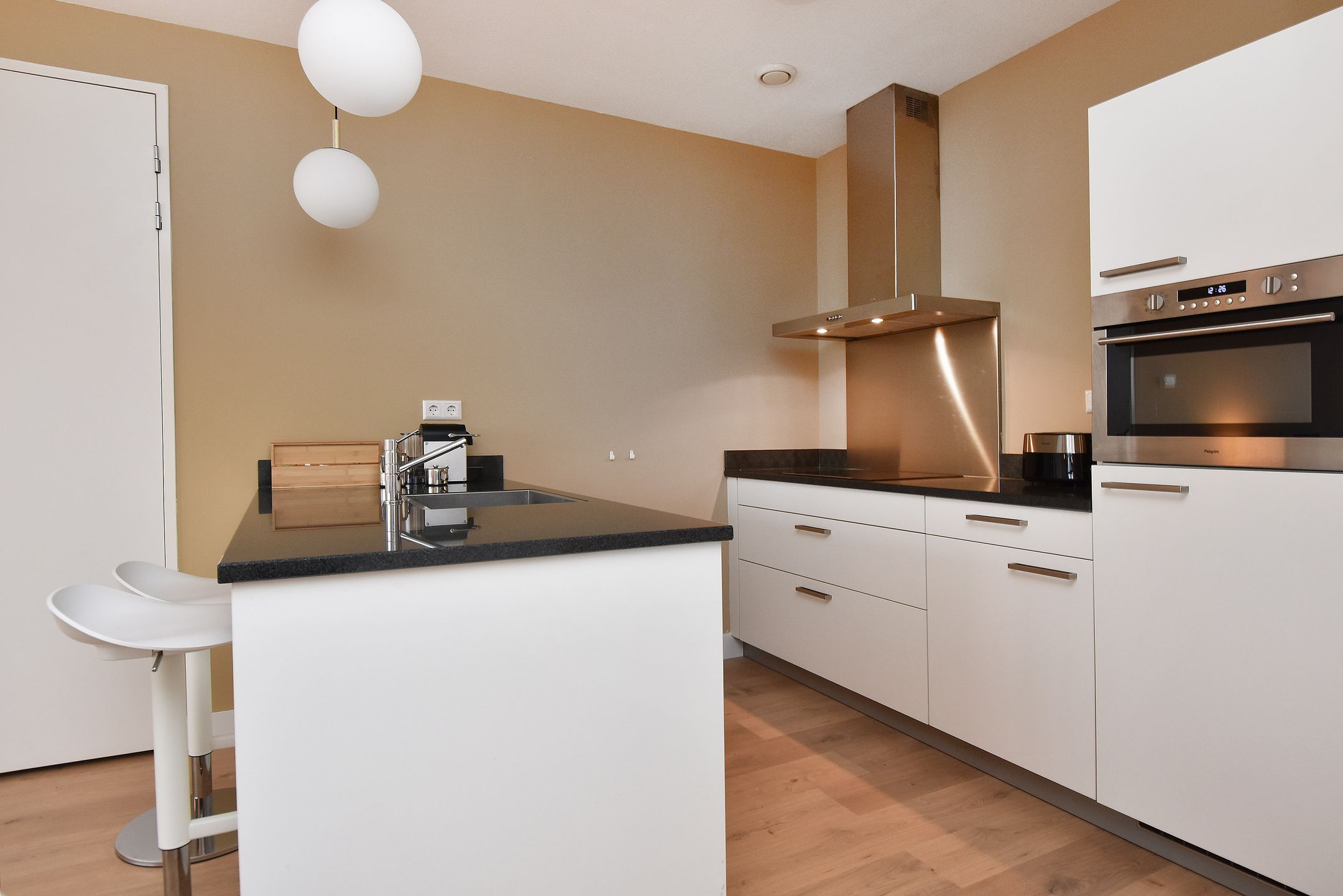 Foto 6 van Kruisplein 372