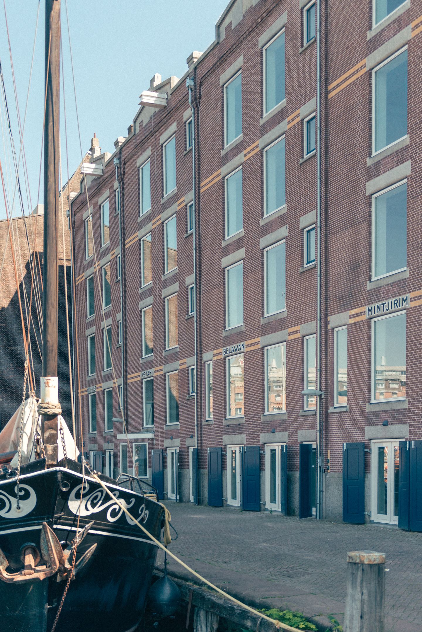 Bekijk foto 2 van Van Diemenstraat 206-380