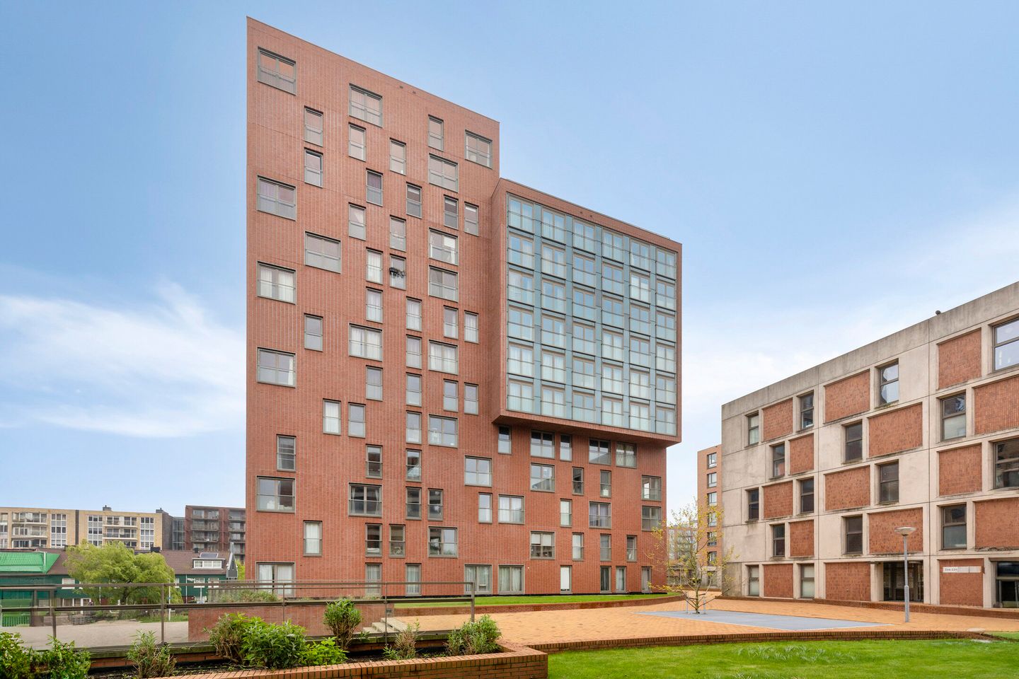 Foto 1 van Teakhout 13-A