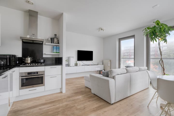 Foto 2 van Teakhout 13-A