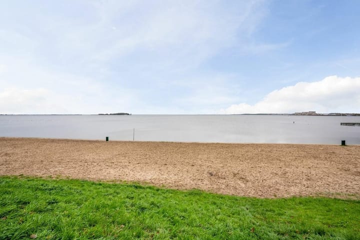 Foto 23 van van der Helstpark 57