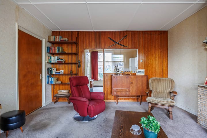 Photo 18 of Spaarbankstraat 6