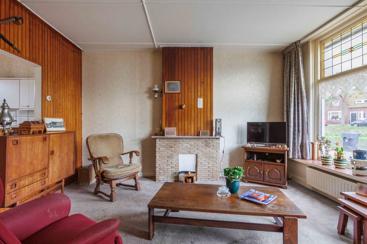 Photo 21 of Spaarbankstraat 6