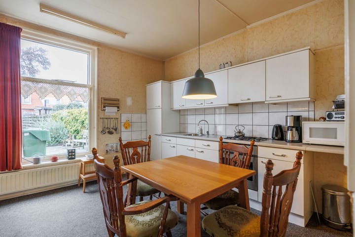 Photo 24 of Spaarbankstraat 6