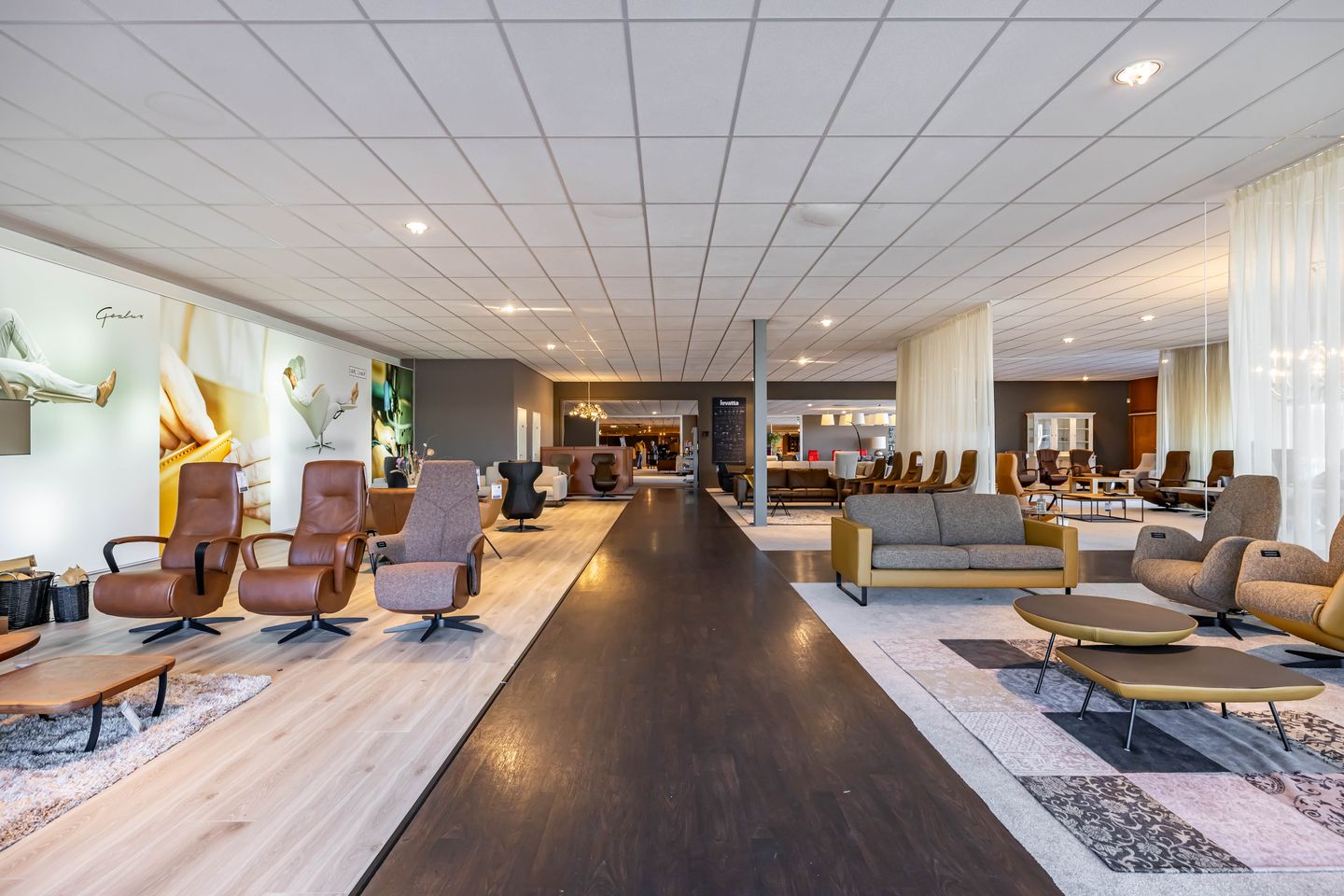 Bekijk foto 4 van Westeresch 12