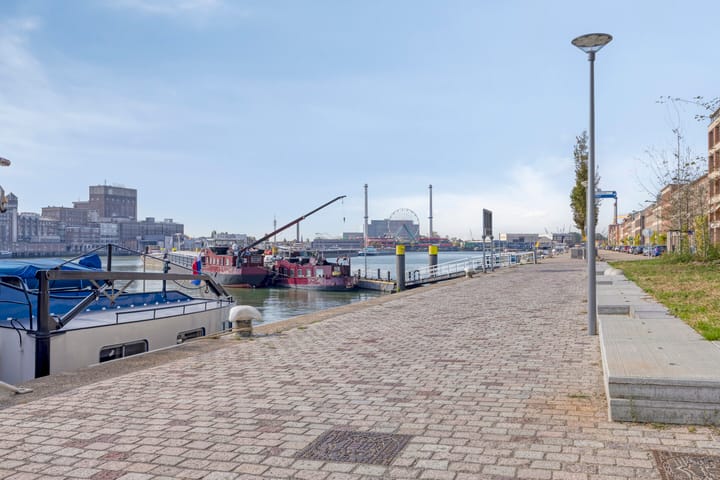 Foto 33 van Maashaven N.z. 727