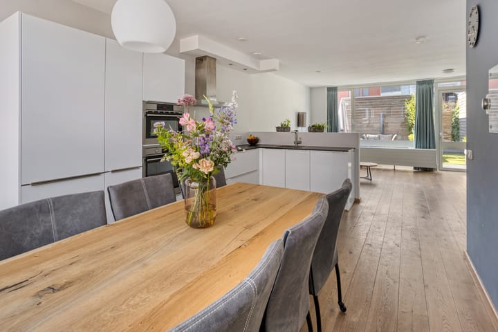 Foto 8 van van Boelenstraat 26