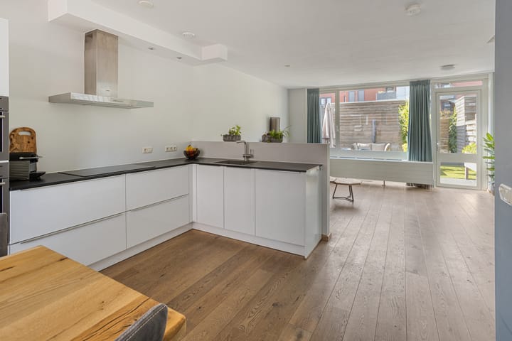 Foto 10 van van Boelenstraat 26