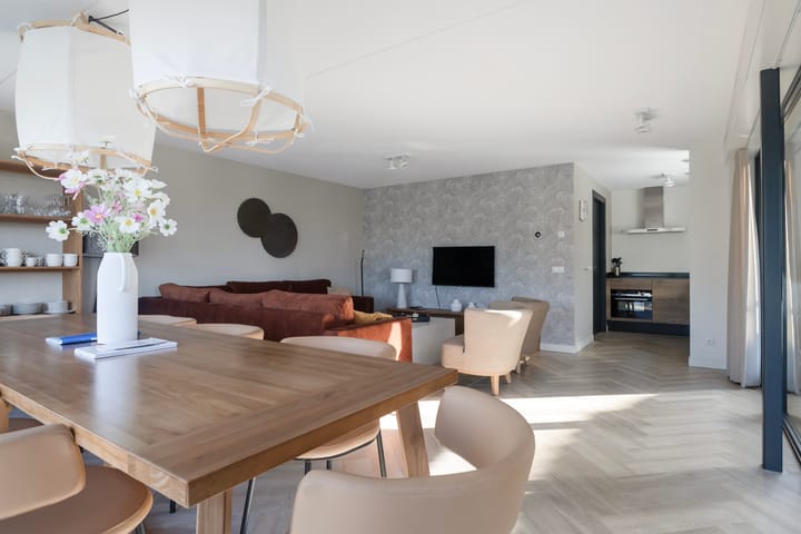 Photo 11 of De Burd 25-B012