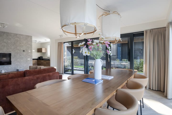 Photo 13 of De Burd 25-B012