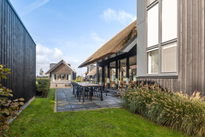 Photo 20 of De Burd 25-B012