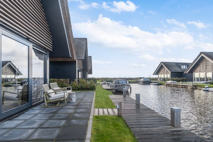 Photo 24 of De Burd 25-B012