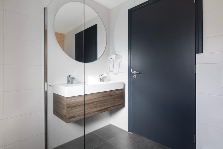 Photo 19 of De Burd 25-B012