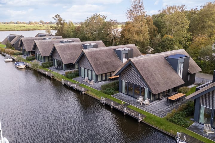 Photo 42 of De Burd 25-B012