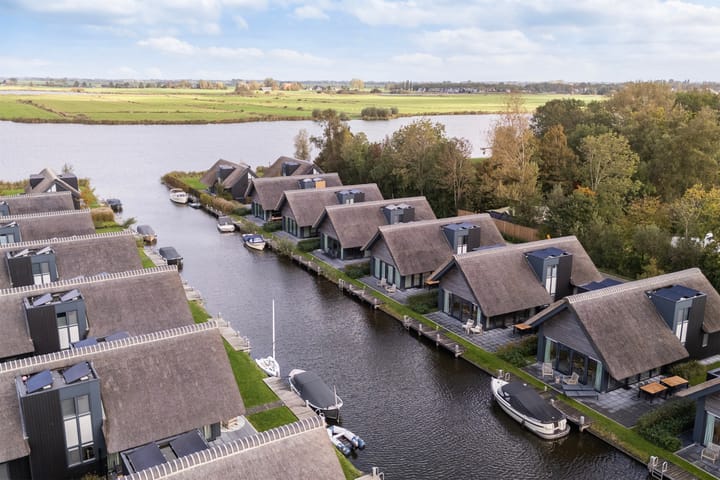 Photo 43 of De Burd 25-B012