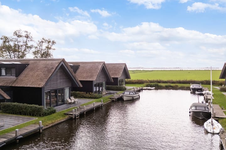 Photo 46 of De Burd 25-B012