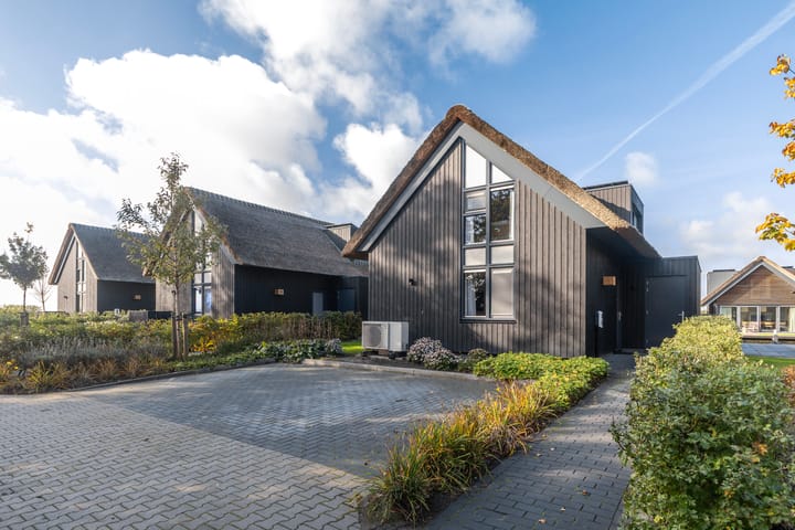 Photo 55 of De Burd 25-B012