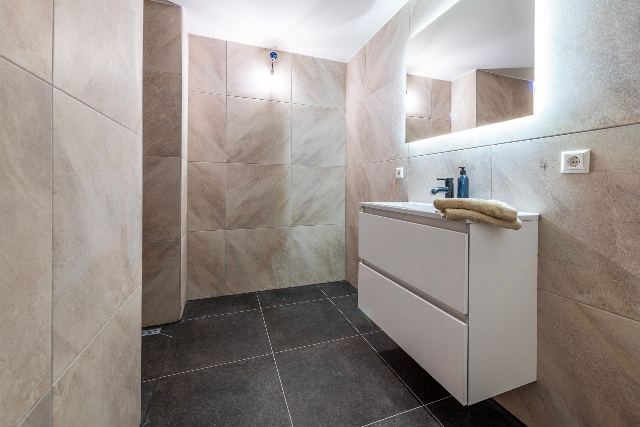 Foto 15 van Middellaan 8-A