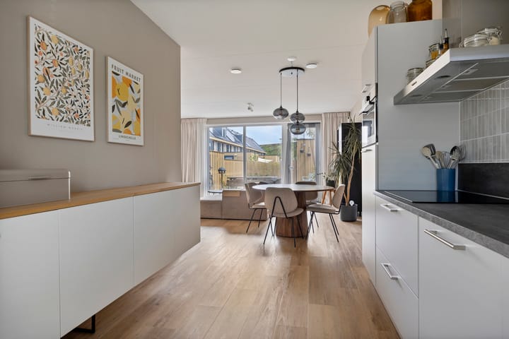 Photo 3 of Zwembaan 108