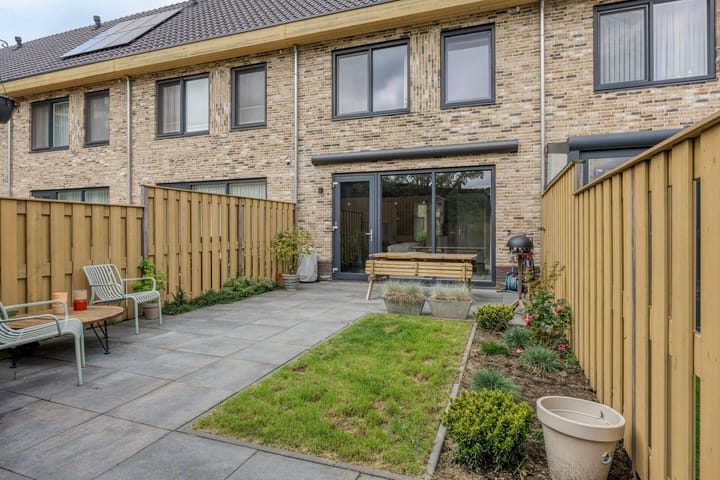 Photo 4 of Zwembaan 108