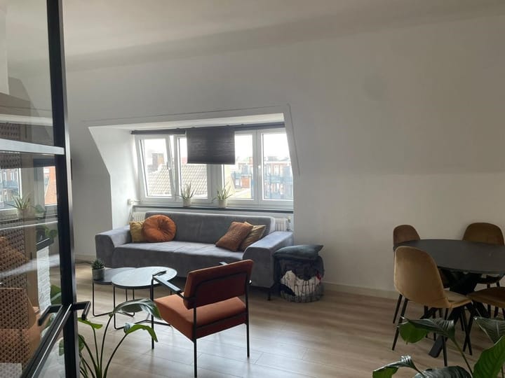 Photo 3 of Parade 80-C