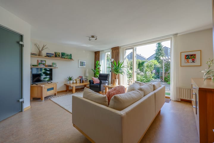 Foto 4 van Charlie Chaplinweg 19