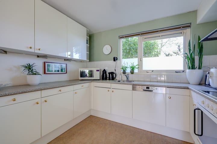 Foto 10 van Charlie Chaplinweg 19