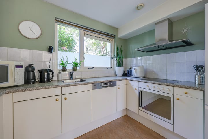 Foto 11 van Charlie Chaplinweg 19