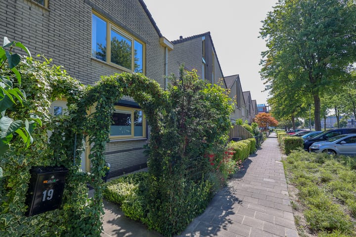 Foto 45 van Charlie Chaplinweg 19