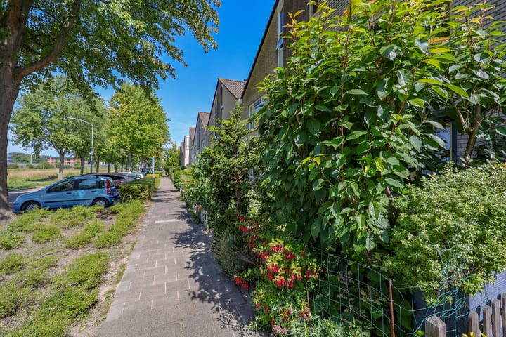 Foto 46 van Charlie Chaplinweg 19