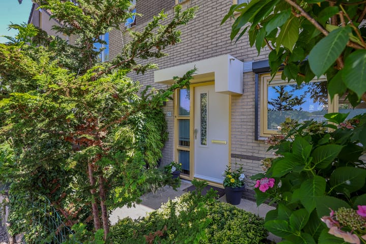 Foto 47 van Charlie Chaplinweg 19