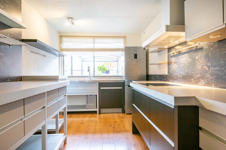 Photo 8 of Novemberstraat 13