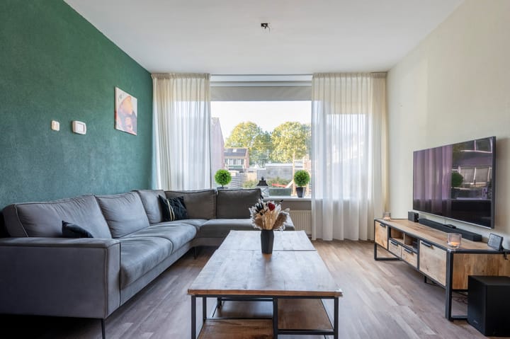 Photo 2 of Twijnstop 47