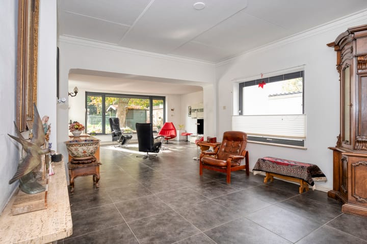 Foto 19 van Bernhardstraat 12